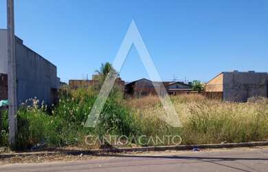 Imagem: O terreno possui 300m² de Área Privada e está localizado