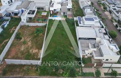 Imagem: O terreno possui 536m² de Área Privada e está localizado