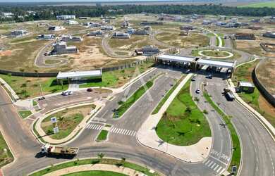 Imagem: O terreno possui 744m² de Área Privada e está localizado