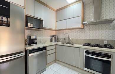 Imagem: A casa possui 2 Dormitórios, 2 Banheiros, 1 Vaga na garagem