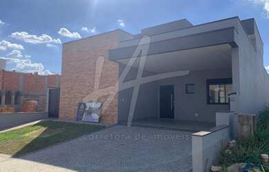 Imagem: A casa possui 3 Dormitórios, 3 Suítes, 5 Banheiros, 4 Vagas