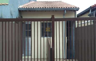 Imagem: A casa possui 3 Dormitórios, 2 Banheiros, 125m² de Área e