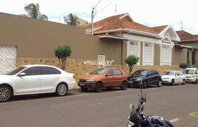 Imagem: A casa possui 4 Dormitórios, 3 Suítes, 4 Banheiros, 4 Vagas