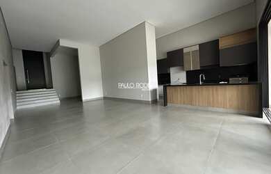 Imagem: A casa em condomínio possui 3 Dormitórios, 3 Suítes, 4 Vagas