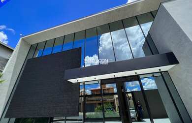 Imagem: A loja possui 616m² de Área e está localizado em Alto da