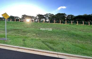 Imagem: O terreno possui 491m² de Área Privada e está localizado