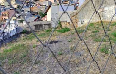 Imagem: O terreno à venda possui e está localizado em Jardim Tamoio