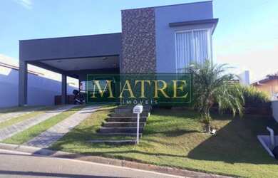 Imagem: A casa em condomínio possui 3 Dormitórios, 3 Suítes, 2 Banheiros