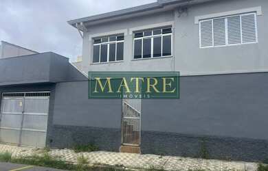 Imagem: A casa possui 4 Dormitórios, 2 Suítes, 3 Vagas na garagem