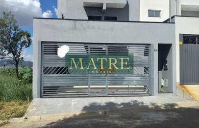 Imagem: A casa possui 3 Dormitórios, 1 Suíte, 2 Banheiros, 2 Vagas