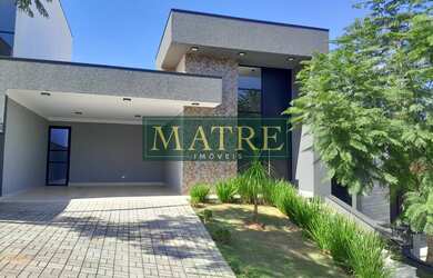 Imagem: A casa em condomínio possui 3 Dormitórios, 3 Suítes, 5 Banheiros