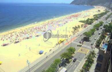 Imagem: O apartamento possui 2 Dormitórios, 1 Suíte, 2 Banheiros