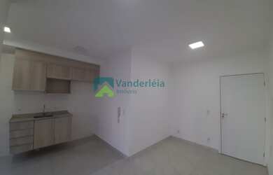 Imagem: O apartamento possui 1 Dormitório, 1 Banheiro, 1 Vaga na garagem