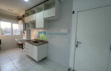 Imagem: O apartamento possui 2 Dormitórios, 1 Suíte, 2 Banheiros