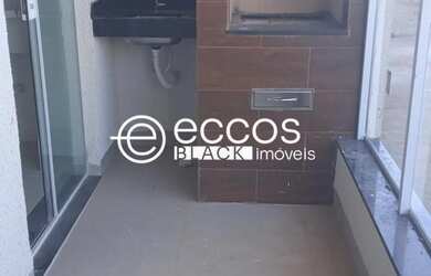 Imagem: O apartamento possui 2 Dormitórios, 1 Suíte, 2 Banheiros