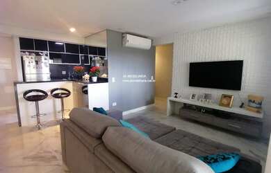 Imagem: O apartamento possui 2 Dormitórios, 1 Suíte, 2 Banheiros