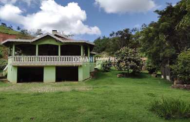 Imagem: A fazenda possui 4 Dormitórios, 1 Suíte, 1 Banheiro, 3 Vagas