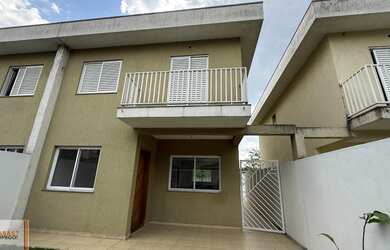 Imagem: A casa à venda possui 3 Dormitórios, 1 Suíte, 2 Banheiros