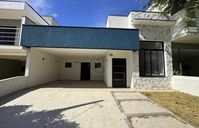 Imagem: A casa em condomínio possui 3 Dormitórios, 1 Suíte, 3 Banheiros