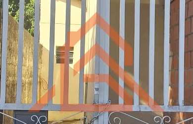 Imagem: A casa possui 1 Dormitório, 1 Vaga na garagem e está localizado