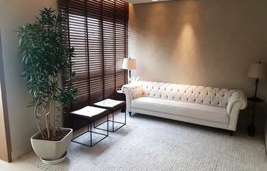 Imagem: O apartamento possui 2 Dormitórios, 1 Suíte, 2 Vagas na garagem