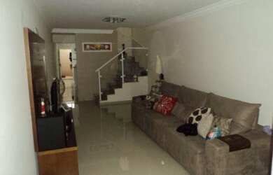 Imagem: A casa possui 3 Dormitórios, 1 Suíte, 2 Banheiros, 5 Vagas