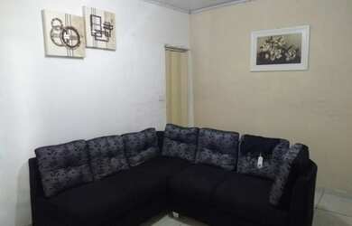 Imagem: A casa possui 2 Dormitórios, 1 Suíte, 1 Banheiro, 3 Vagas