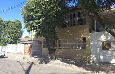 Imagem: O apartamento possui 4 Dormitórios, 1 Suíte, 3 Vagas na garagem