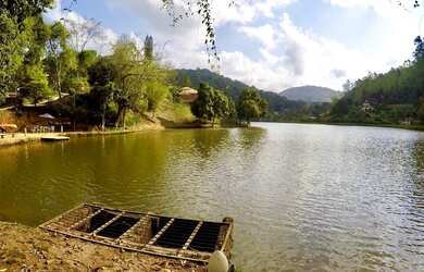 Imagem: A chácara possui 3 Dormitórios, 3 Suítes, 5 Banheiros, 10