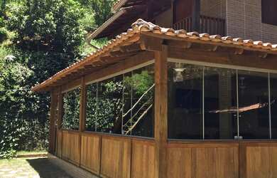 Imagem: A chácara possui 3 Dormitórios, 1 Suíte, 3 Banheiros, 5 Vagas