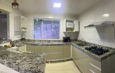 Imagem: O apartamento possui 3 Dormitórios, 2 Banheiros, 2 Vagas na