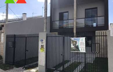 Imagem: A casa possui 2 Dormitórios, 1 Banheiro, 2 Vagas na garagem