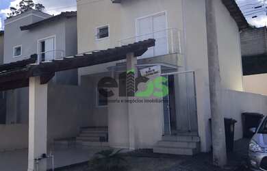 Imagem: A casa possui 3 Dormitórios, 1 Suíte, 3 Banheiros, 2 Vagas