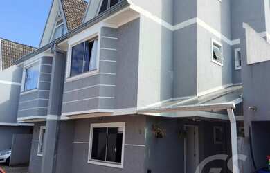 Imagem: A casa possui 3 Dormitórios, 1 Suíte, 4 Banheiros, 2 Vagas