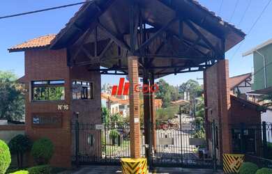 Imagem: A casa em condomínio possui 3 Dormitórios, 1 Suíte, 3 Banheiros