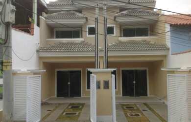 Imagem: A casa possui 2 Dormitórios, 2 Suítes, 3 Banheiros, 1 Vaga