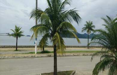 Imagem: A casa possui 1.050m² de Área, Piscina e está localizado