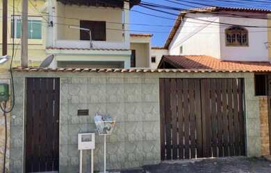 Imagem: A casa possui 2 Dormitórios, 2 Banheiros, 4 Vagas na garagem