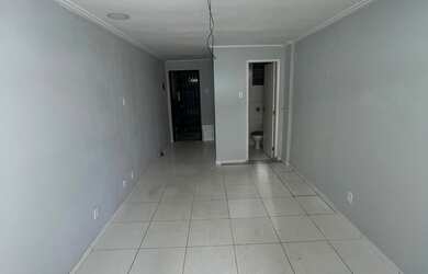Imagem: A sala comercial possui 1 Banheiro, 26m² de Área Privada e