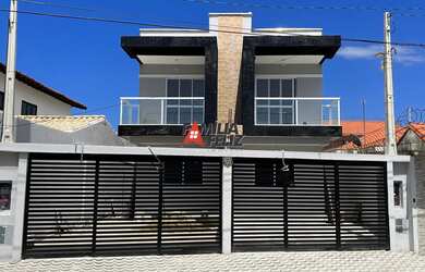 Imagem: A casa possui 3 Dormitórios, 3 Suítes, 2 Vagas na garagem