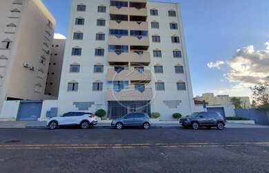 Imagem: O apartamento possui 3 Dormitórios, 1 Suíte, 2 Banheiros