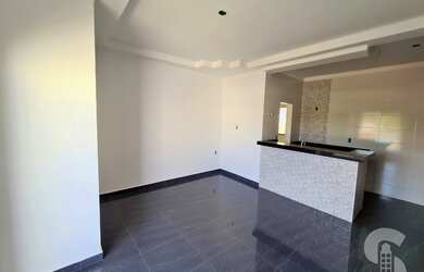 Imagem: O apartamento possui 2 Dormitórios, 1 Suíte, 2 Vagas na garagem