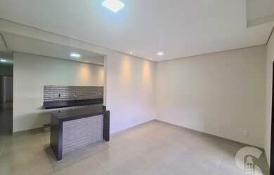 Imagem: O apartamento possui 3 Dormitórios, 1 Suíte, 2 Vagas na garagem