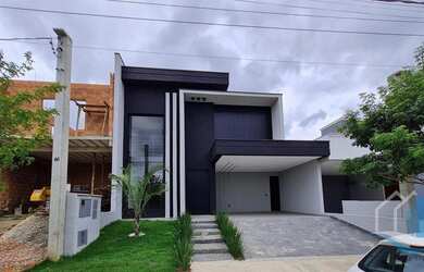 Imagem: A casa em condomínio possui 3 Dormitórios, 3 Suítes, 5 Banheiros