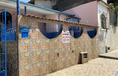 Imagem: A casa possui 3 Dormitórios, 1 Suíte, 3 Banheiros, 180m²