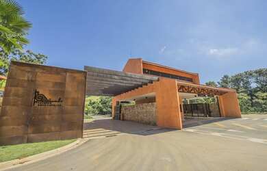 Imagem: O terreno possui 1733m² de Área e está localizado em Loteamento