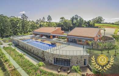 Imagem: O terreno possui 1887m² de Área e está localizado em Loteamento