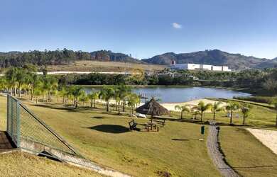 Imagem: O terreno possui 480m² de Área e está localizado em Bragança