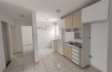 Imagem: O apartamento possui 2 Dormitórios, 1 Banheiro, 1 Vaga na garagem