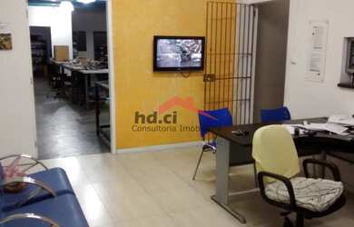 Imagem 2: Galpão/Salão 400 mts2 total, mezanino, 4 salas de escritório com ar condicionado, 3 banhei